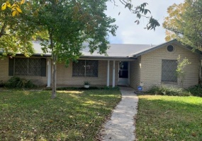 708 N. Skylane Dr, Uvalde, 78801, 3 Bedrooms Bedrooms, 9 Rooms Rooms,2 BathroomsBathrooms,Residential,Sold,N. Skylane Dr,1,1109