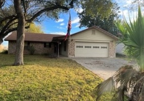 121 Barry, Uvalde, 78801, 3 Bedrooms Bedrooms, 7 Rooms Rooms,2 BathroomsBathrooms,Residential,Sold,Barry,1,1115