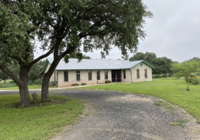 883 FM 2690, Uvalde, 78801, 3 Bedrooms Bedrooms, 7 Rooms Rooms,2 BathroomsBathrooms,Homes With Acreage,Sold,FM 2690,1125