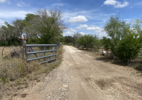 486 CR 429, Uvalde, 78801, 5 Bedrooms Bedrooms, 11 Rooms Rooms,3 BathroomsBathrooms,Farm and Ranch,For Sale,CR 429,1,1126